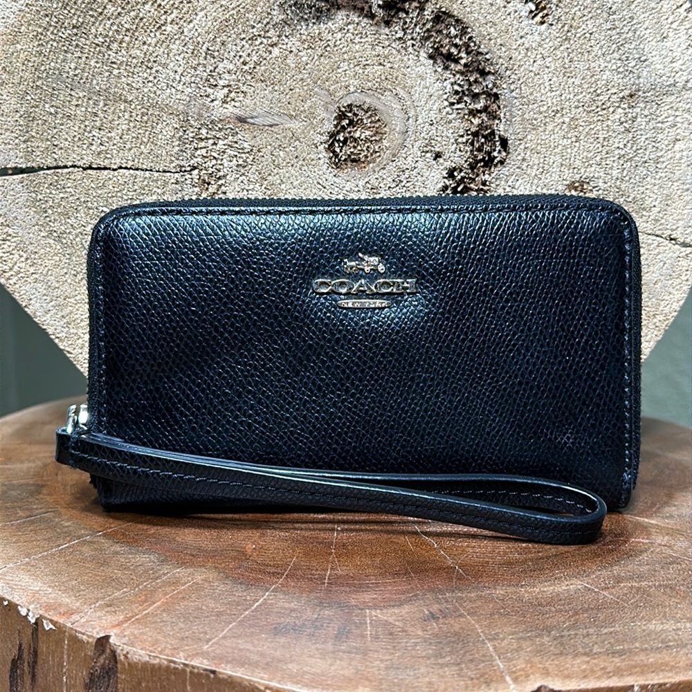 COACH Crossgrain Leather Zip Around Small Wallet/Wristlet